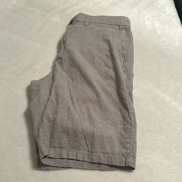 Men’s Old Navy Ultimate Slim linen shorts, size 32 - Picture 2 of 5